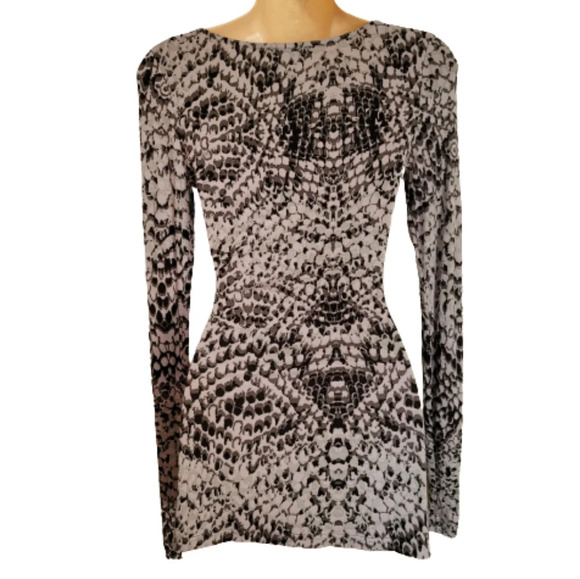 Venus Gray Black Animal Print V-Neck Long Sleeve Tunic Top Size Women's XS - Picture 2 of 9